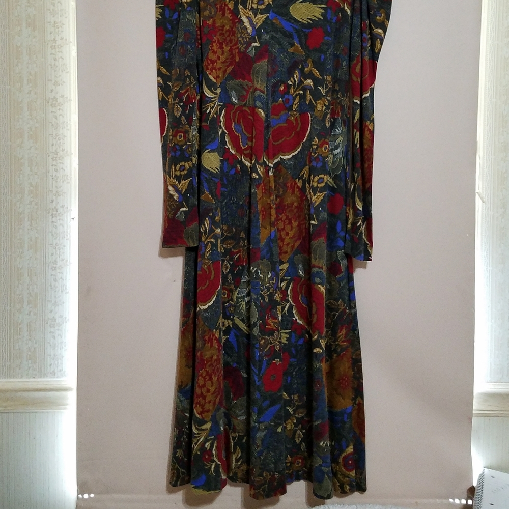 Dress - Picture 5 of 7